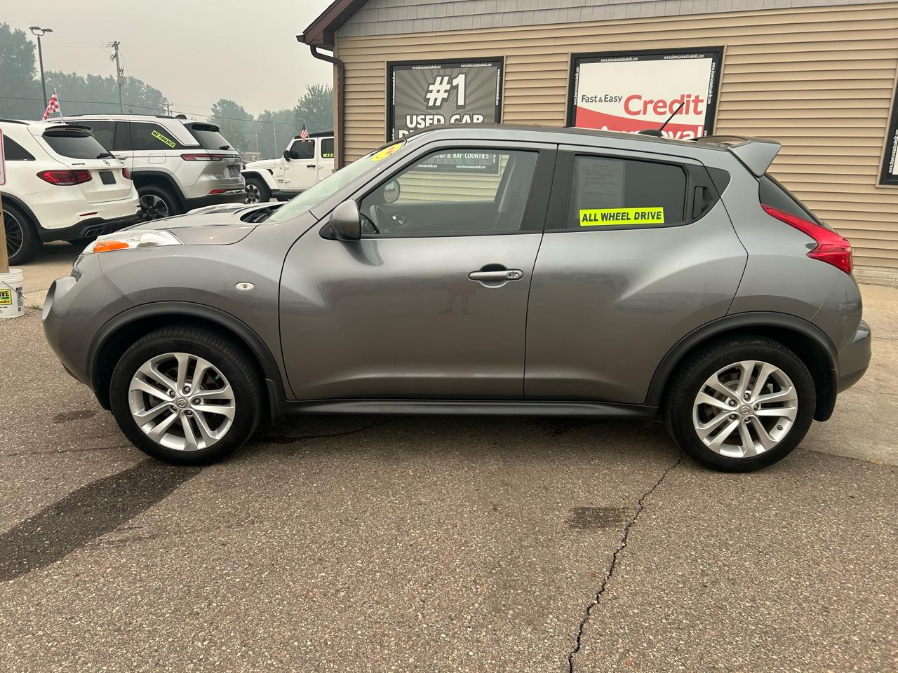 Nissan Juke 5dr Wgn I4 CVT SV AWD 2011