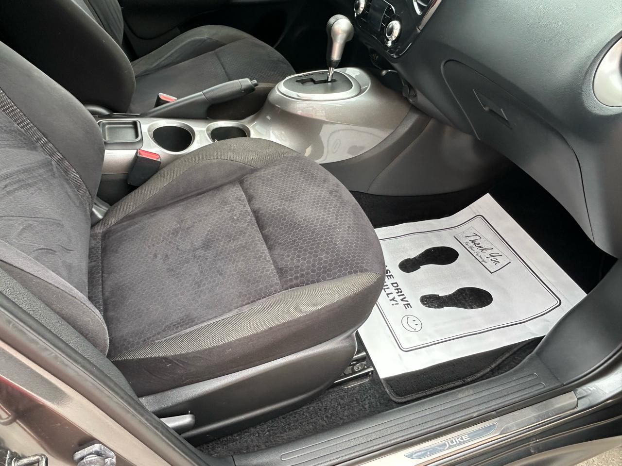 Nissan Juke 5dr Wgn I4 CVT SV AWD 2011