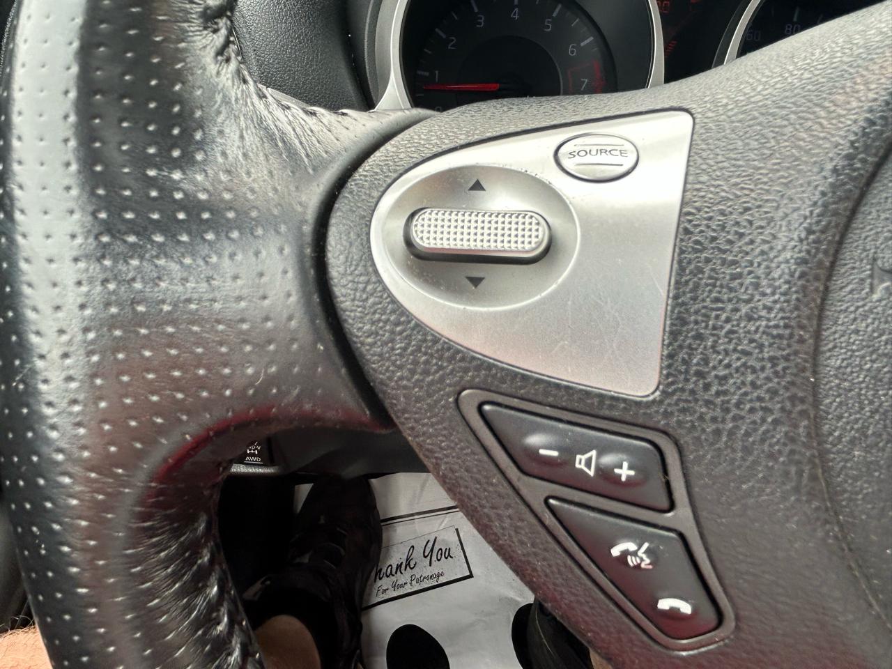 Nissan Juke 5dr Wgn I4 CVT SV AWD 2011