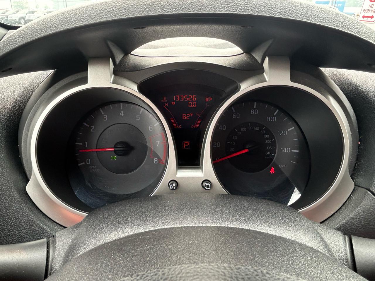 Nissan Juke 5dr Wgn I4 CVT SV AWD 2011