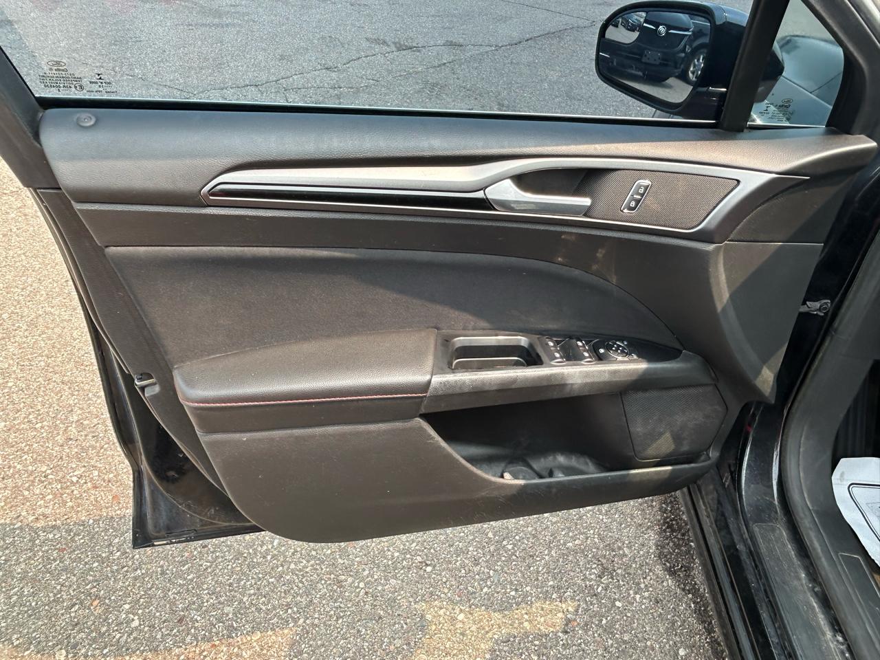 Ford Fusion 4dr Sdn SE FWD 2016
