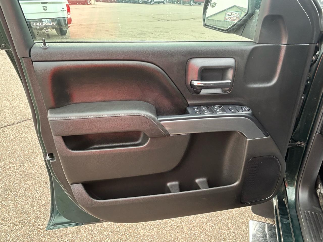 Chevrolet Silverado 1500 4WD Crew Cab 143.5" LT w/1LT 2015