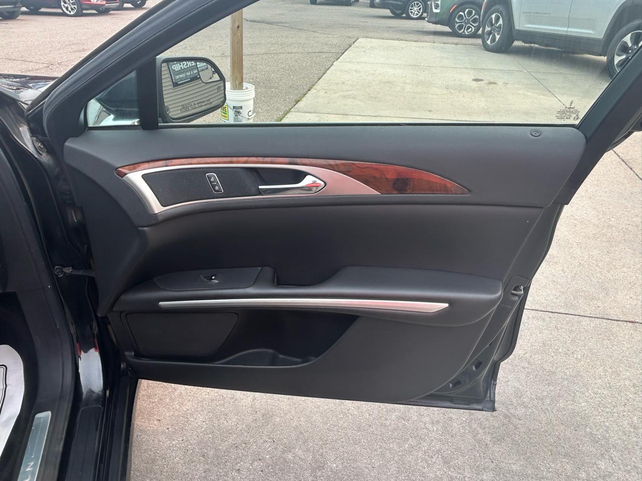 Lincoln MKZ 4dr Sdn FWD 2013
