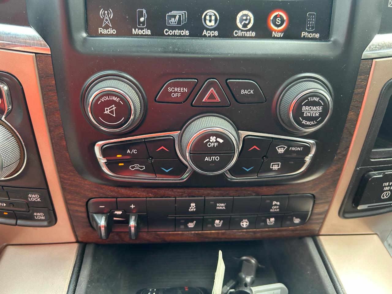 RAM 1500 4WD Crew Cab 149" Longhorn 2017