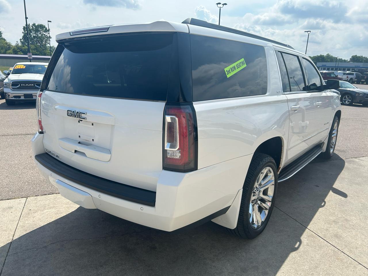 GMC Yukon XL 4WD 4dr SLT 2017