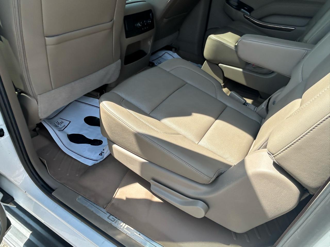 GMC Yukon XL 4WD 4dr SLT 2017