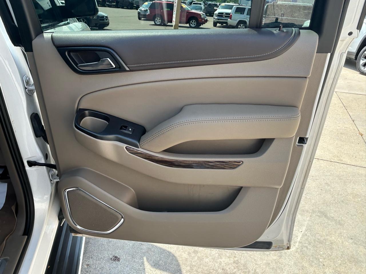 GMC Yukon XL 4WD 4dr SLT 2017