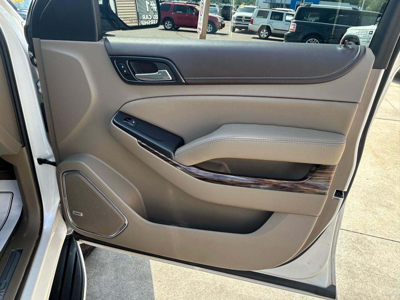 GMC Yukon XL 4WD 4dr SLT 2017