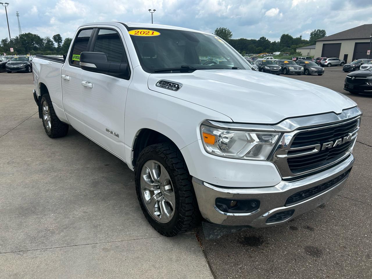 RAM 1500 Big Horn 4x4 Quad Cab 6'4" Box 2021