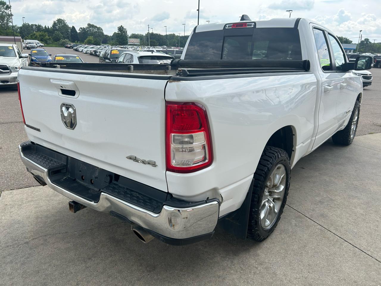 RAM 1500 Big Horn 4x4 Quad Cab 6'4" Box 2021