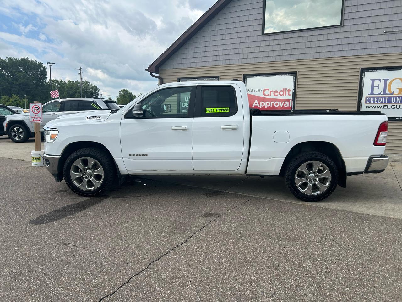 RAM 1500 Big Horn 4x4 Quad Cab 6'4" Box 2021
