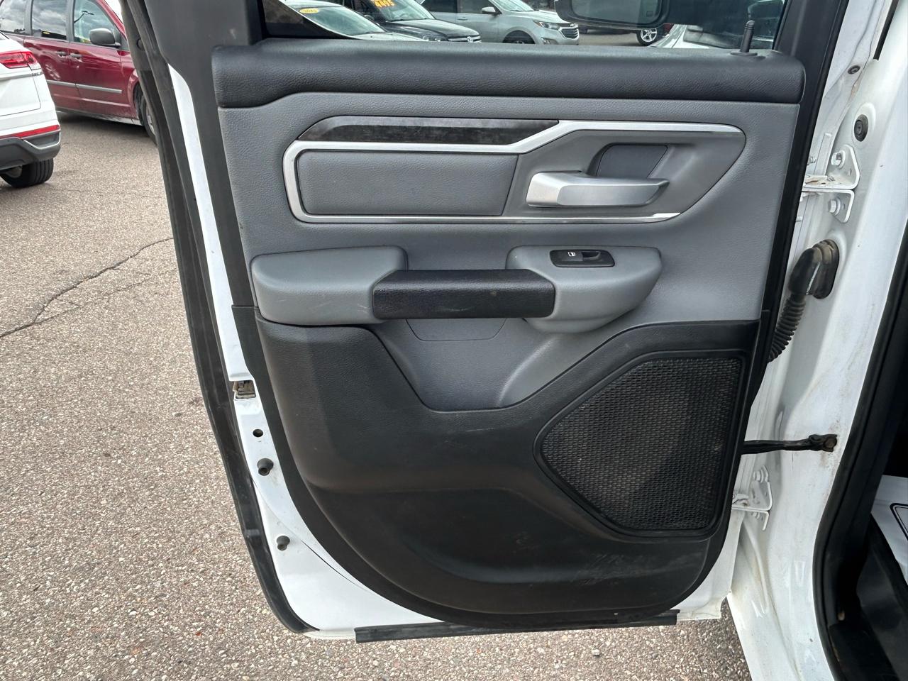 RAM 1500 Big Horn 4x4 Quad Cab 6'4" Box 2021