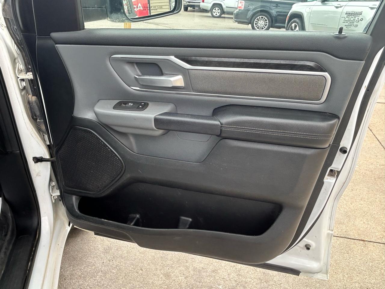 RAM 1500 Big Horn 4x4 Quad Cab 6'4" Box 2021