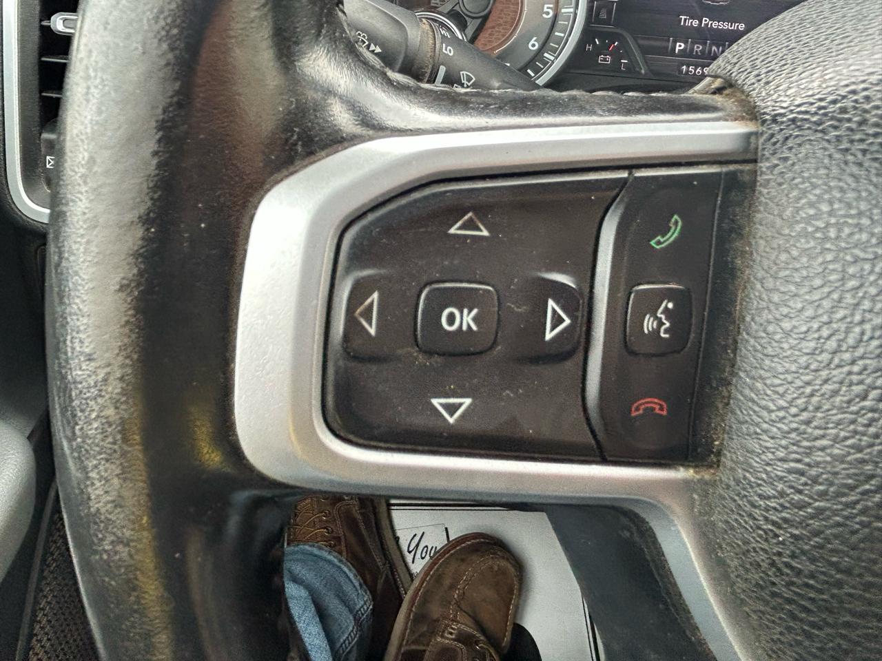 RAM 1500 Big Horn 4x4 Quad Cab 6'4" Box 2021