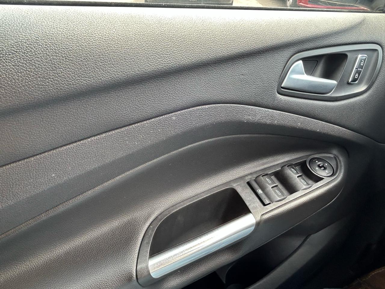 Ford Escape 4WD 4dr SE 2015