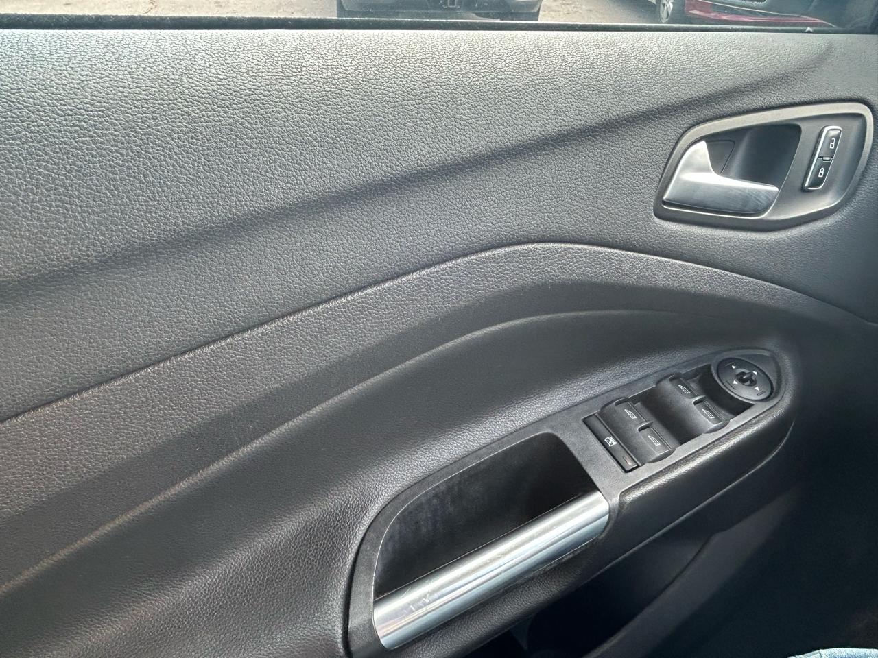 Ford Escape 4WD 4dr SE 2016