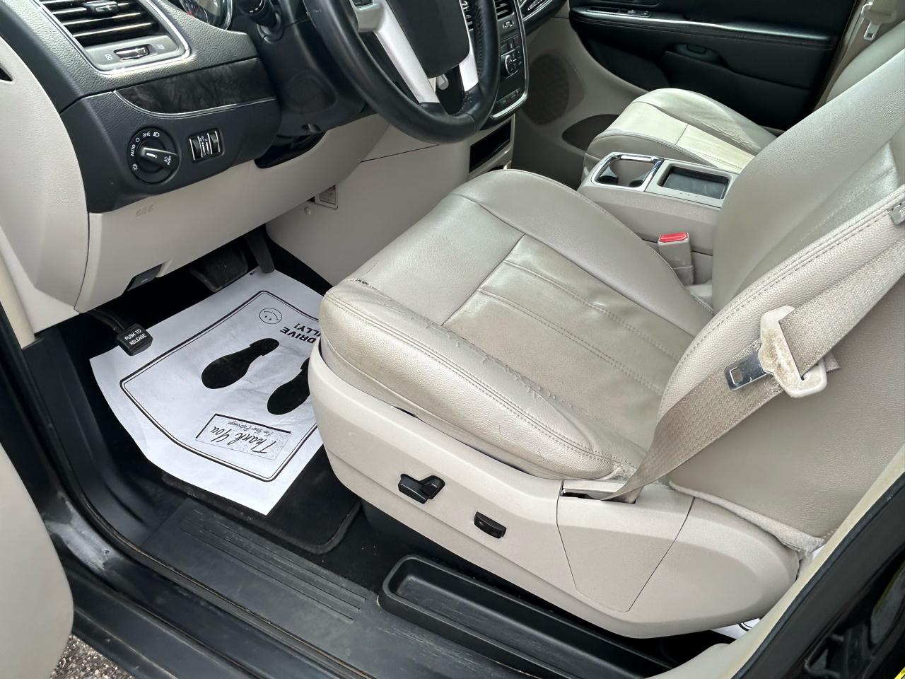 Chrysler Town & Country 4dr Wgn Touring 2014