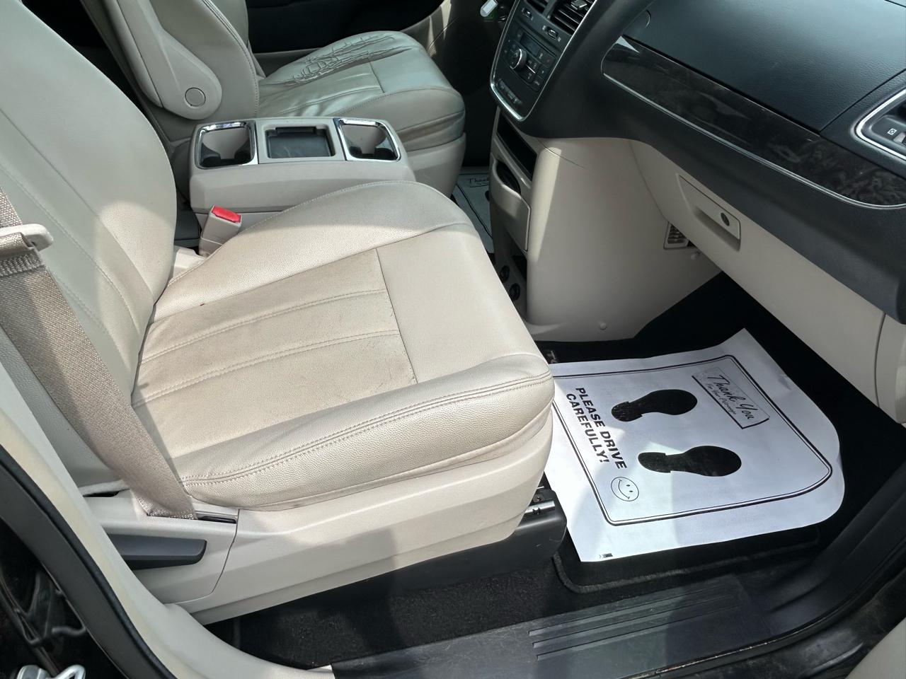Chrysler Town & Country 4dr Wgn Touring 2014