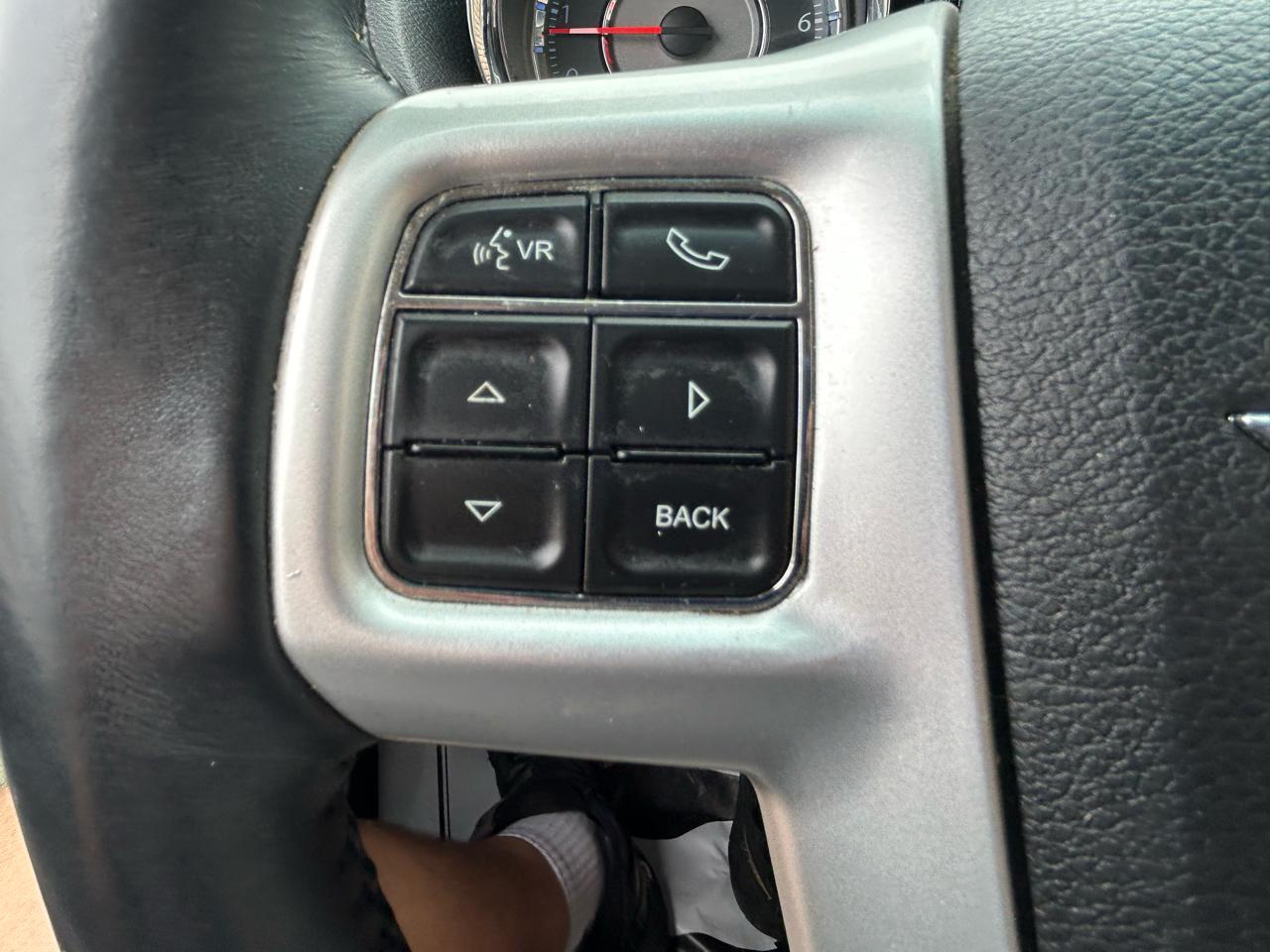 Chrysler Town & Country 4dr Wgn Touring 2014