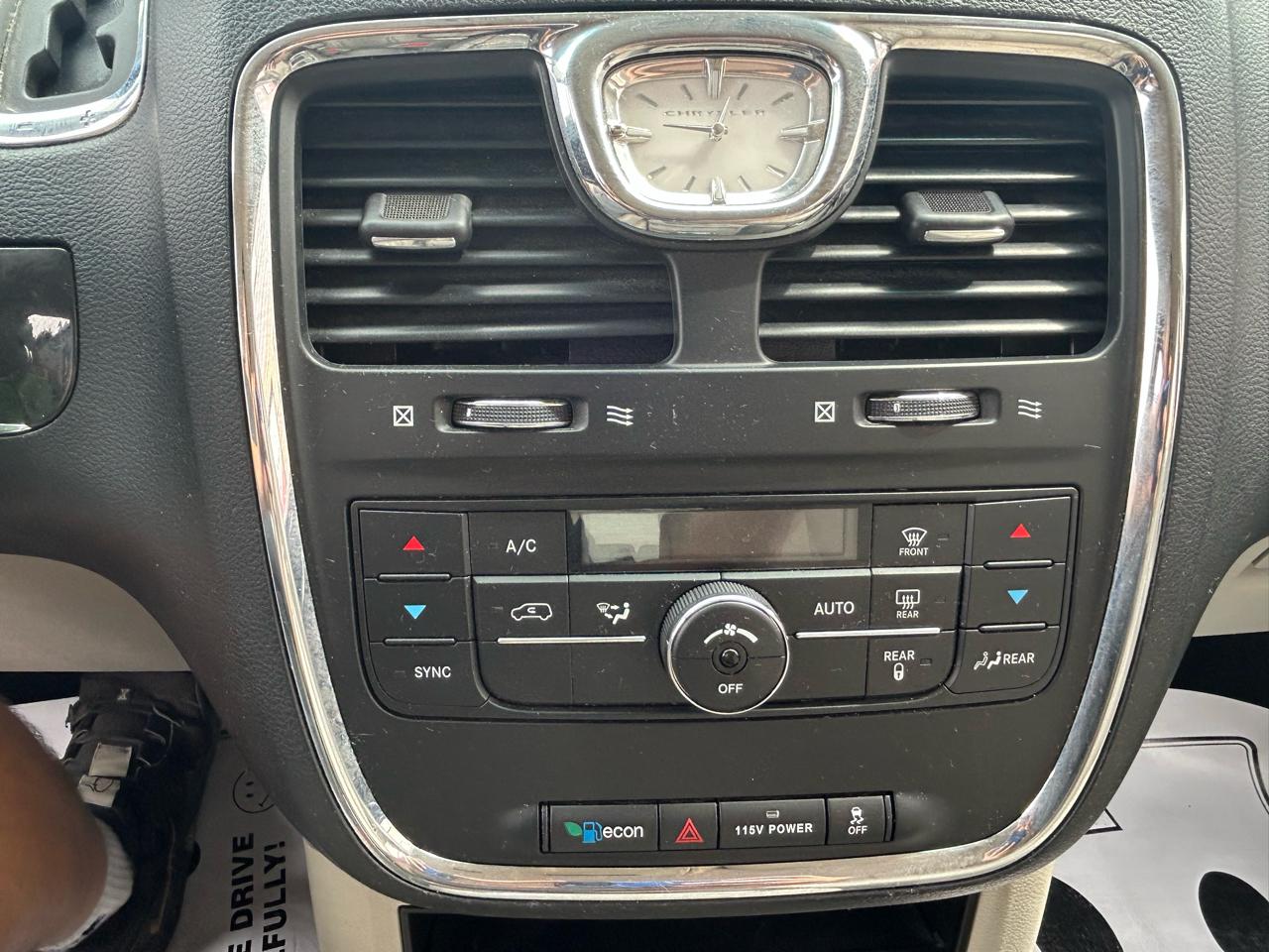 Chrysler Town & Country 4dr Wgn Touring 2014
