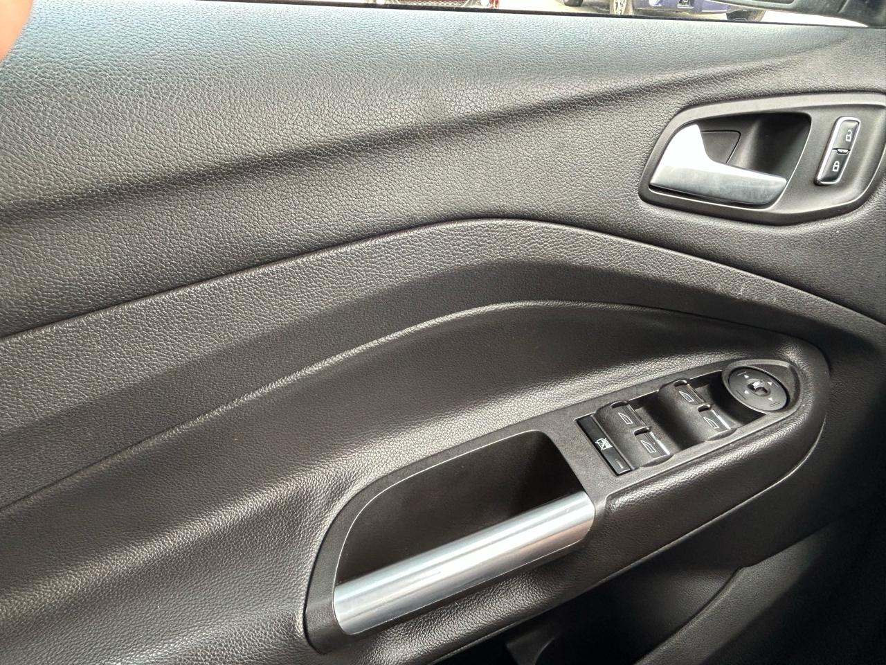 Ford Escape 4WD 4dr SE 2015