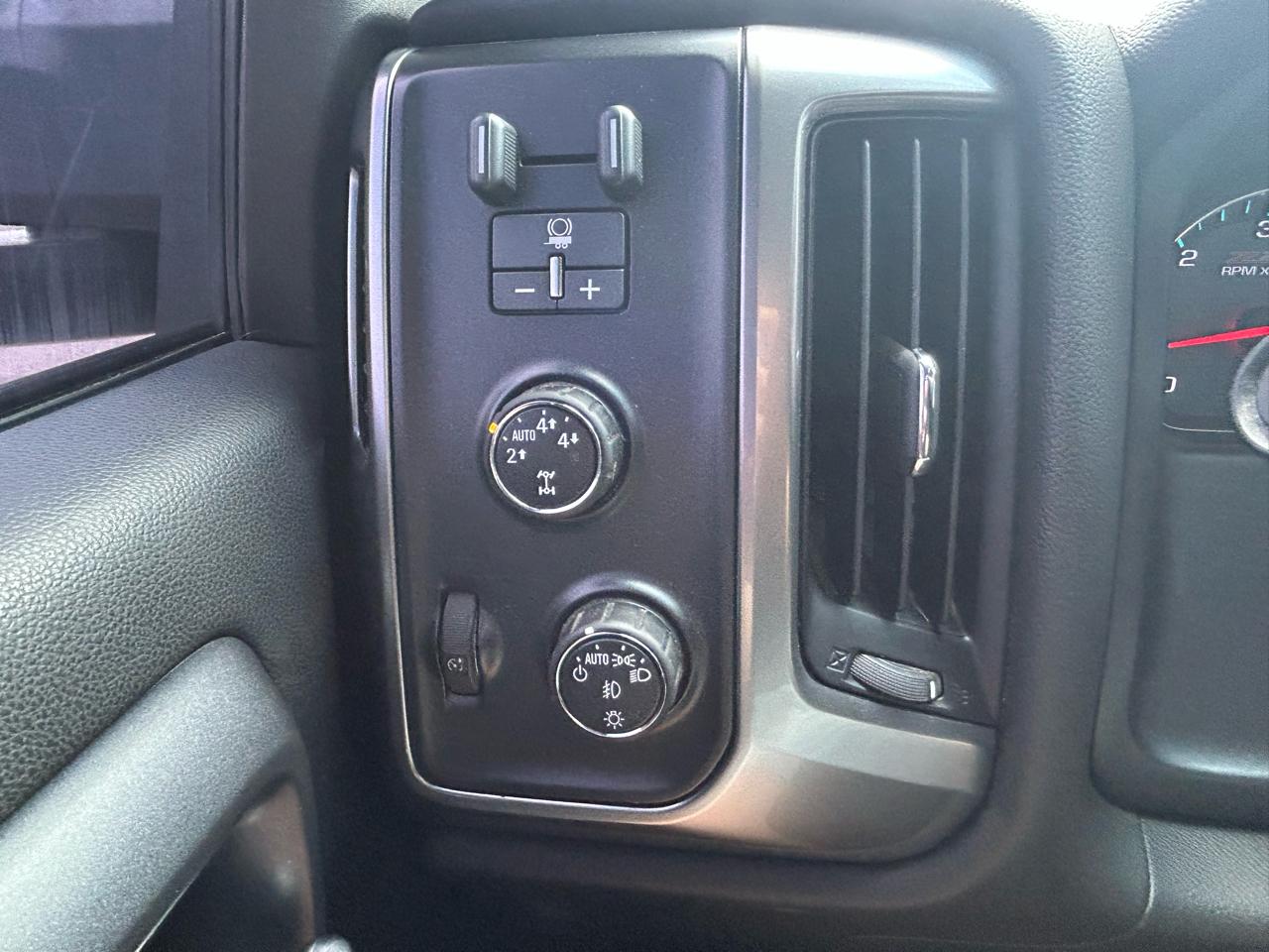 Chevrolet Silverado 1500 4WD Double Cab 143.5" LT w/2LT 2015