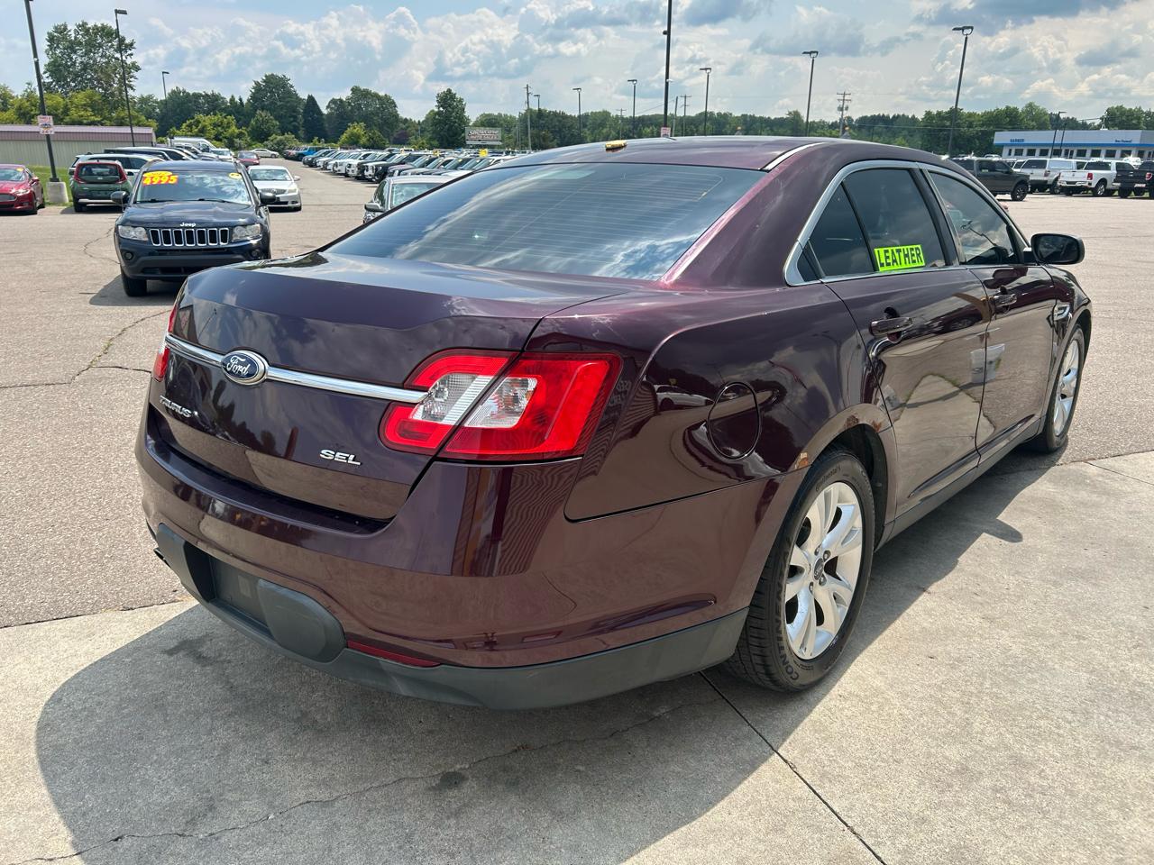 Ford Taurus 4dr Sdn SEL FWD 2011