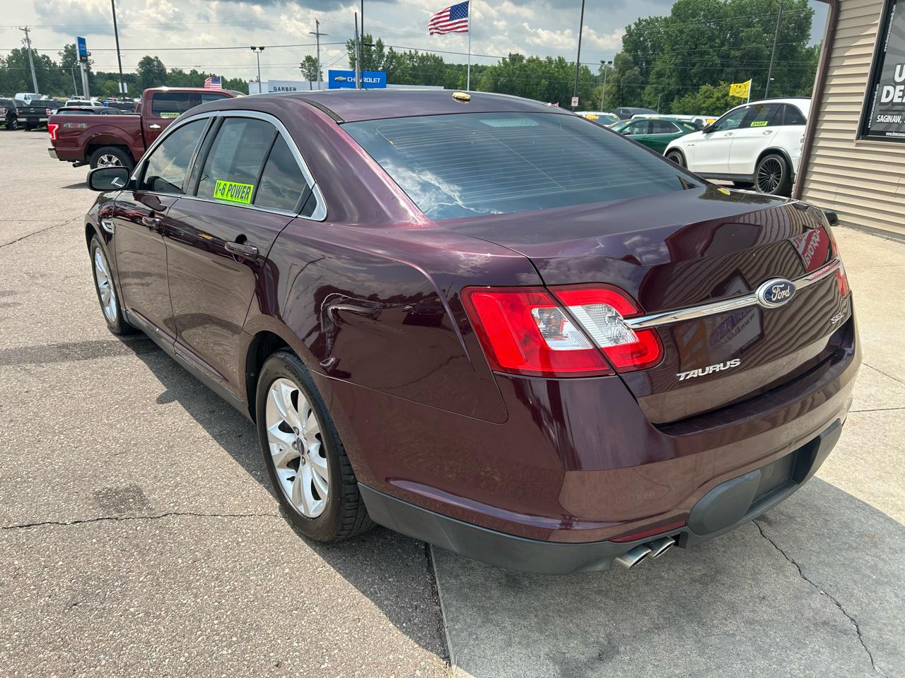 Ford Taurus 4dr Sdn SEL FWD 2011