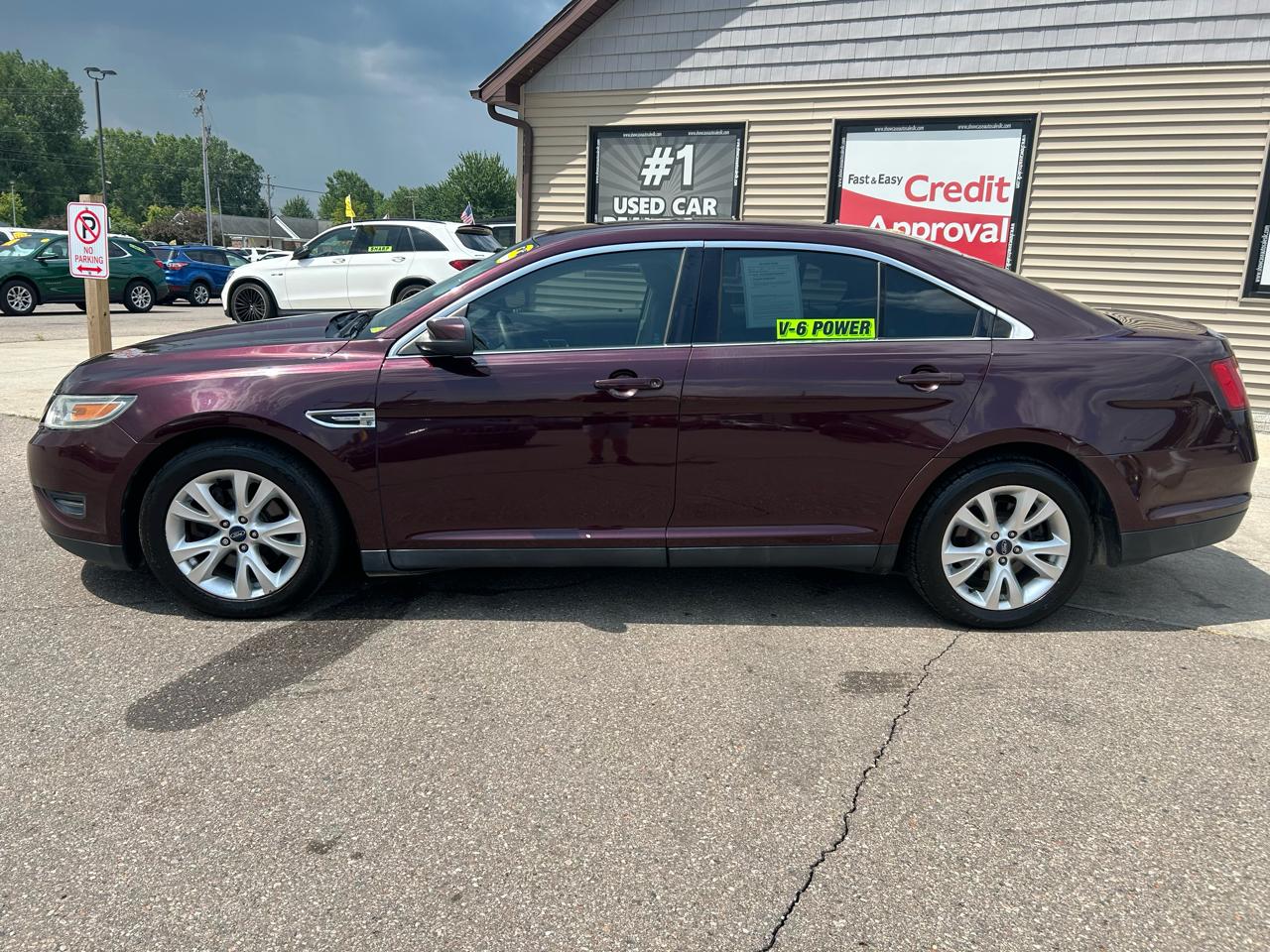 Ford Taurus 4dr Sdn SEL FWD 2011