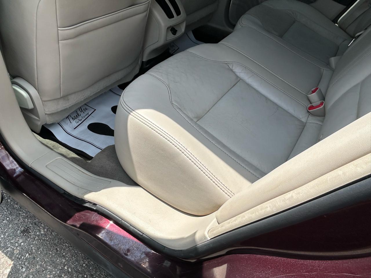 Ford Taurus 4dr Sdn SEL FWD 2011