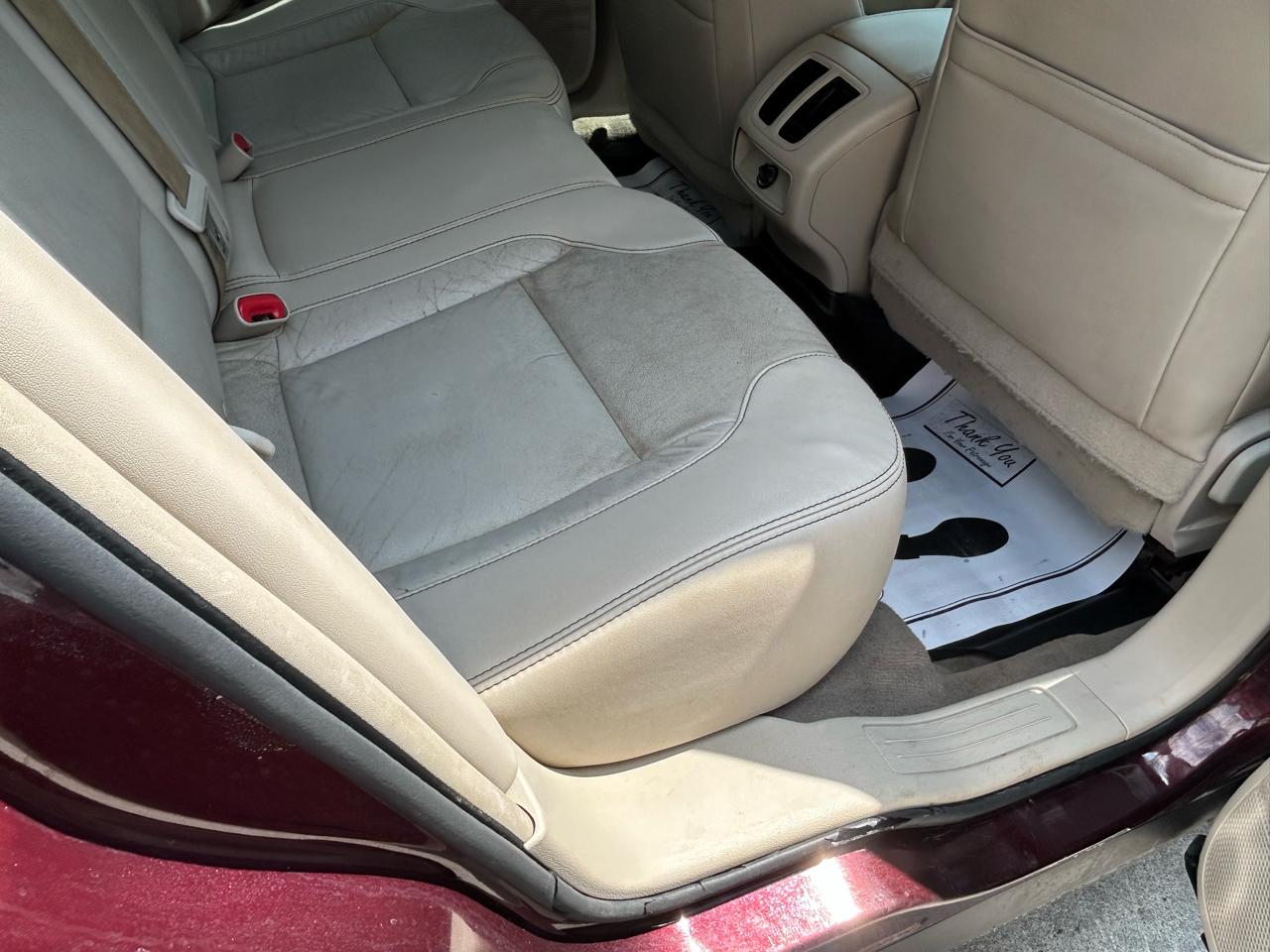 Ford Taurus 4dr Sdn SEL FWD 2011