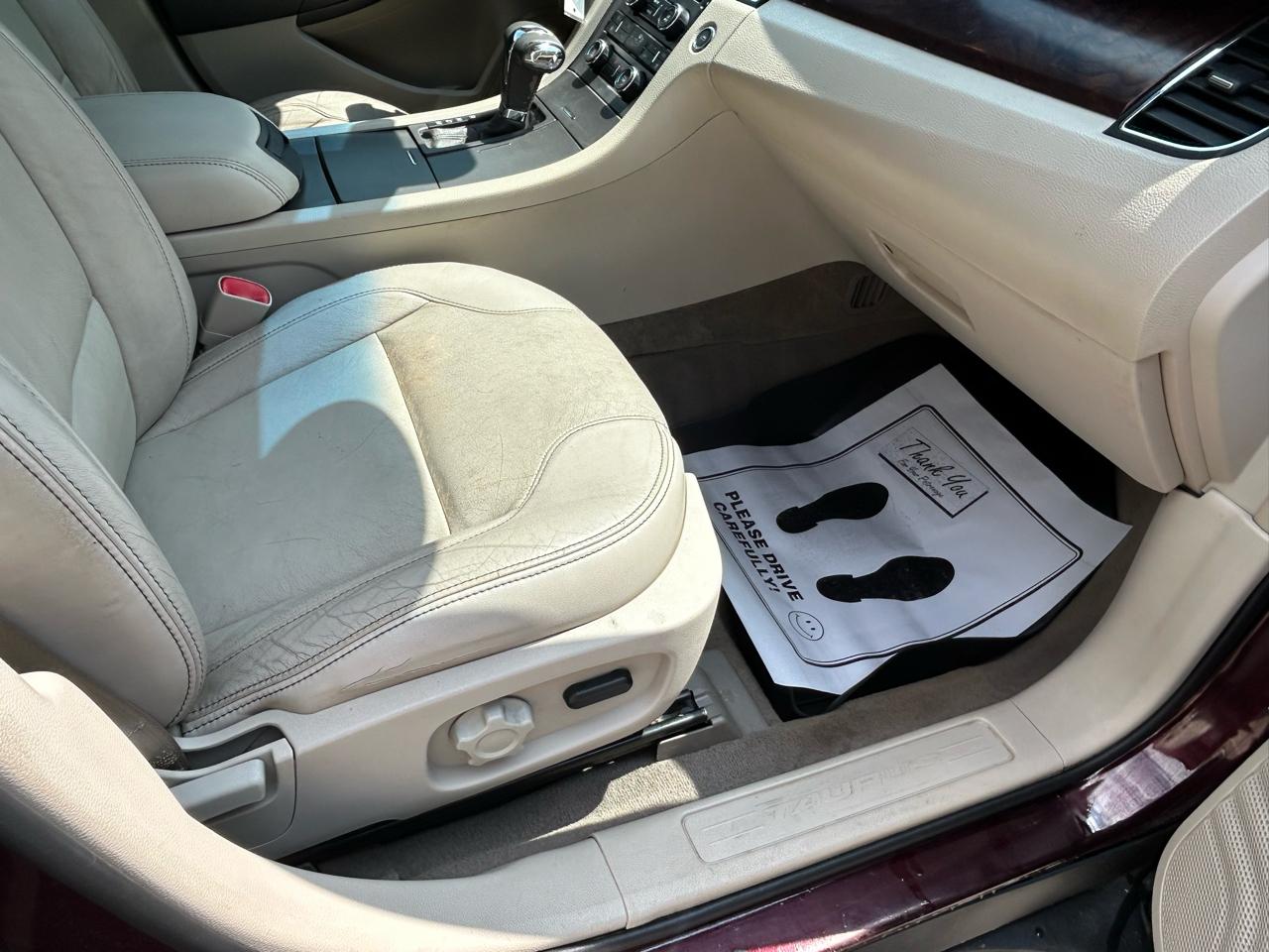 Ford Taurus 4dr Sdn SEL FWD 2011