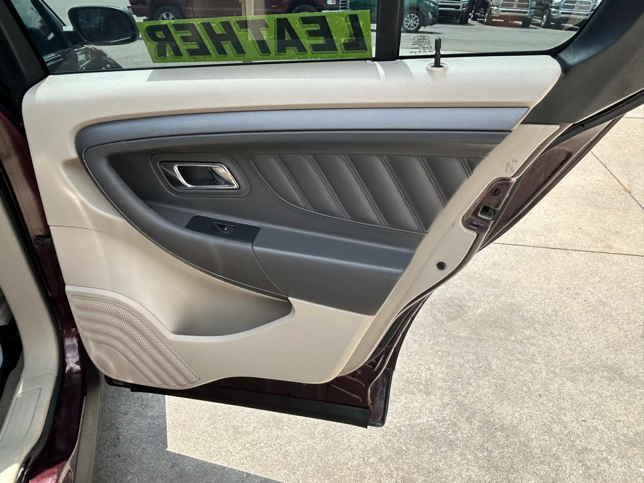 Ford Taurus 4dr Sdn SEL FWD 2011