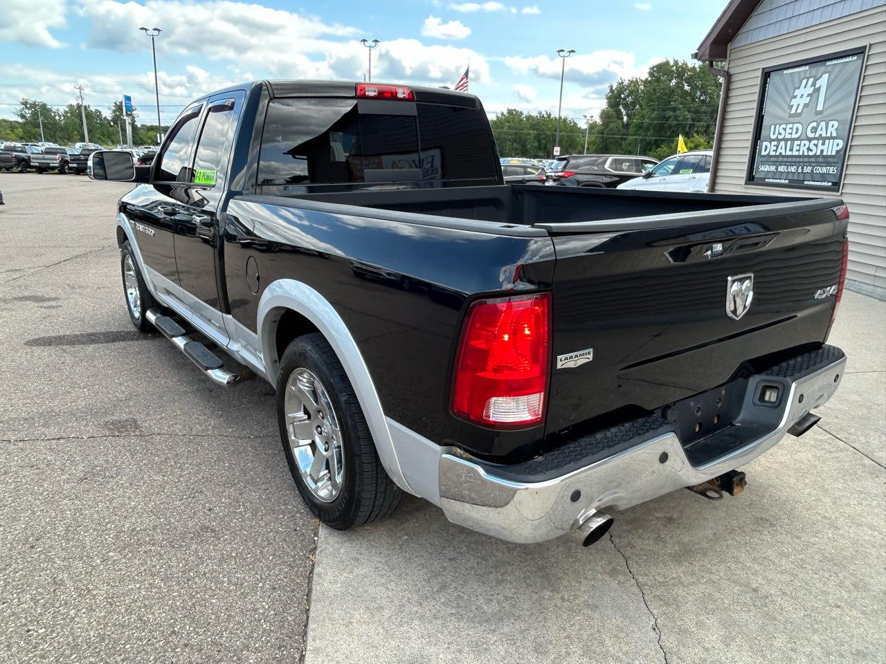 RAM 1500 4WD Quad Cab 140.5" Laramie 2012