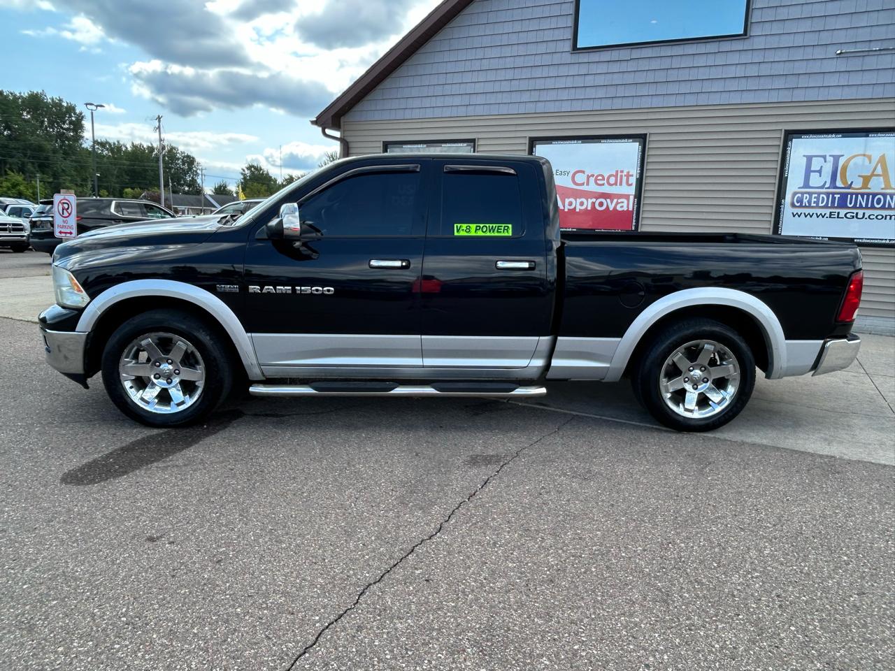 RAM 1500 4WD Quad Cab 140.5" Laramie 2012