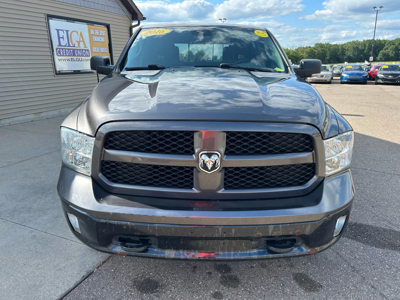 RAM 1500 4WD Crew Cab 149" Outdoorsman 2016