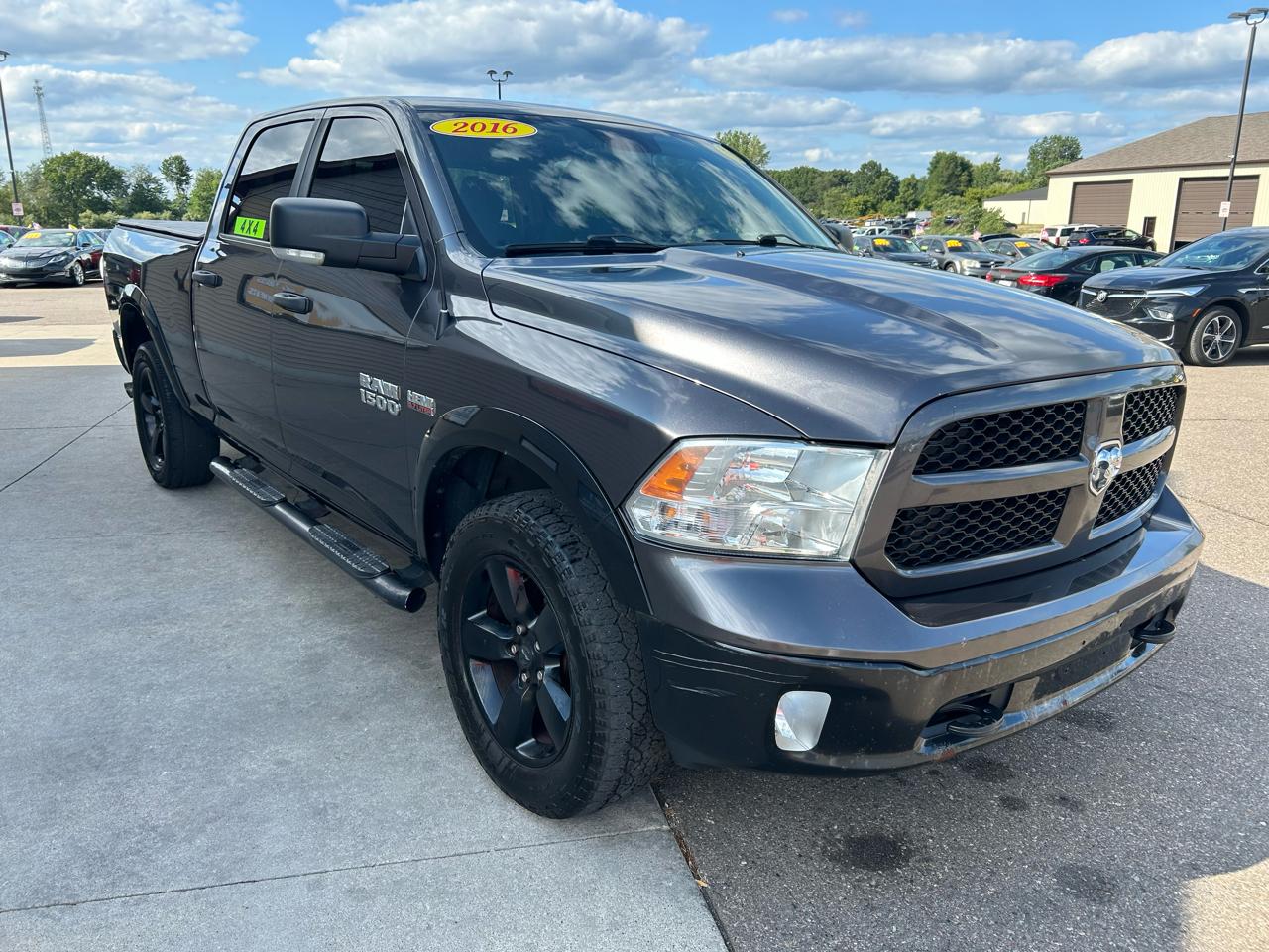 RAM 1500 4WD Crew Cab 149" Outdoorsman 2016