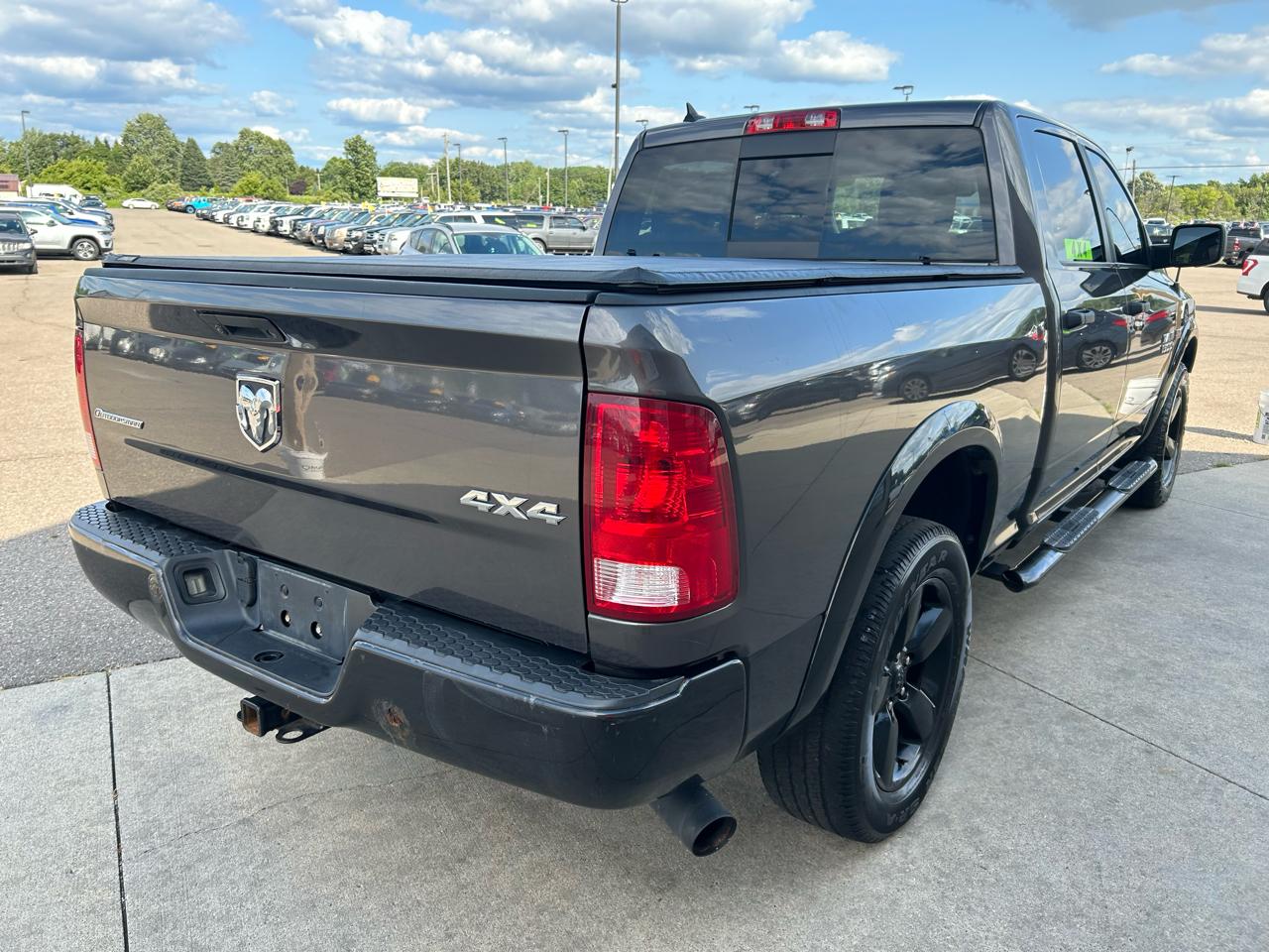RAM 1500 4WD Crew Cab 149" Outdoorsman 2016