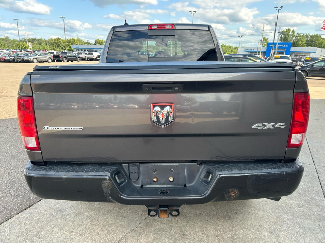 RAM 1500 4WD Crew Cab 149" Outdoorsman 2016