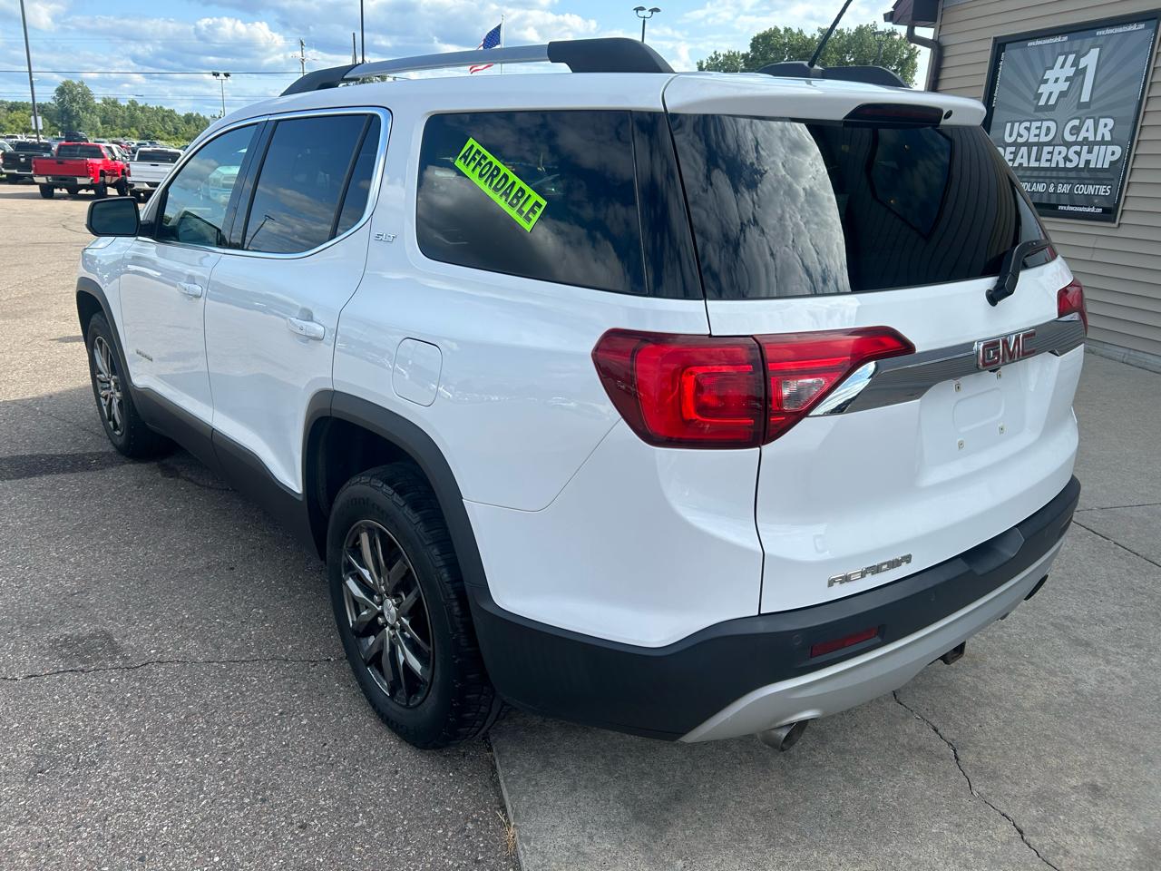 GMC Acadia FWD 4dr SLT w/SLT-1 2017