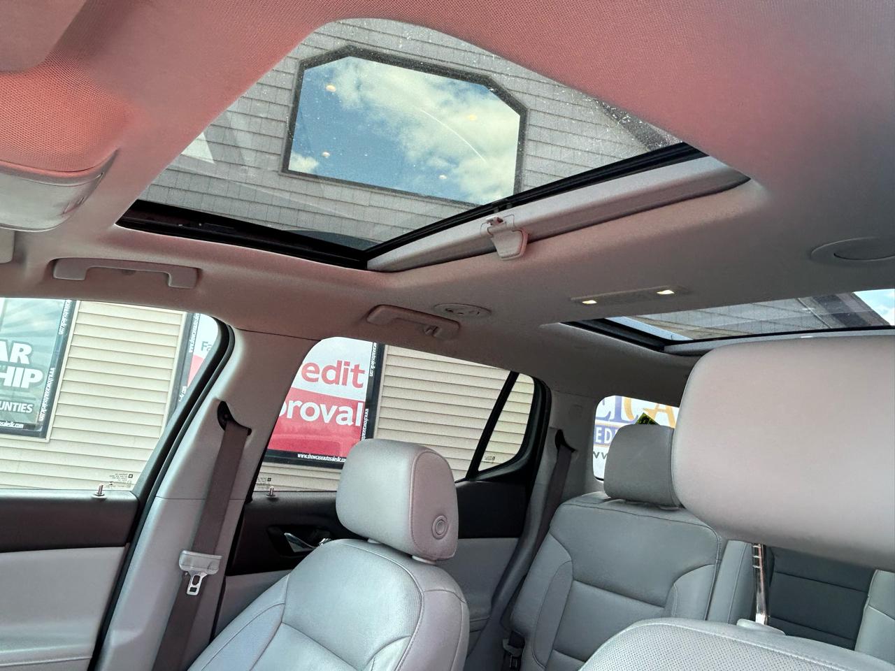 GMC Acadia FWD 4dr SLT w/SLT-1 2017