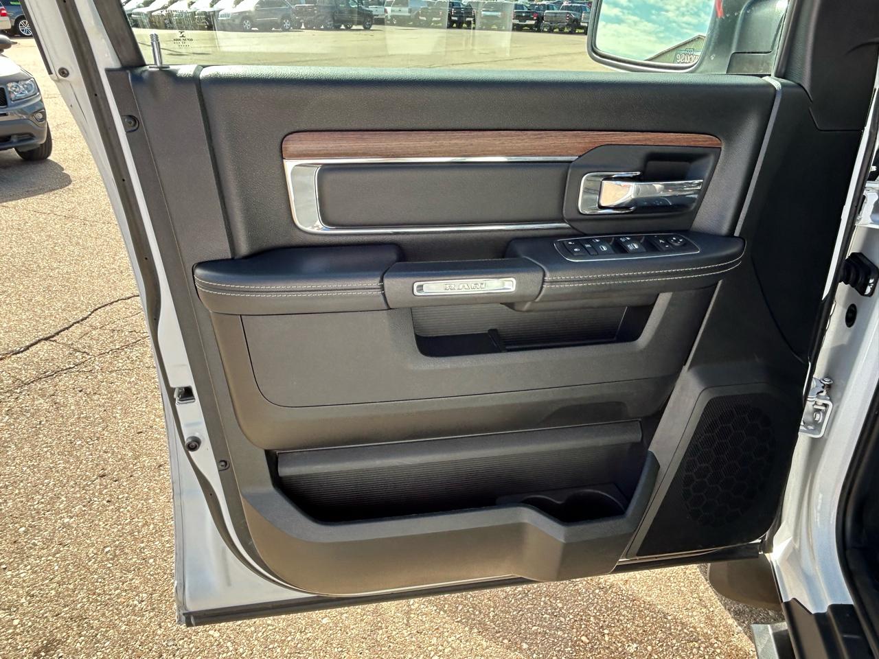RAM 1500 Laramie 4x4 Crew Cab 5'7" Box 2018