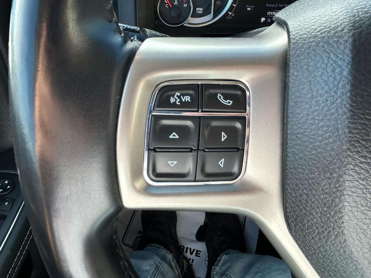 RAM 1500 Laramie 4x4 Crew Cab 5'7" Box 2018
