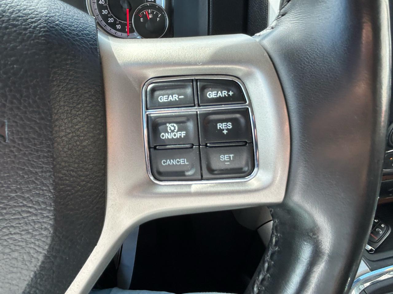 RAM 1500 Laramie 4x4 Crew Cab 5'7" Box 2018