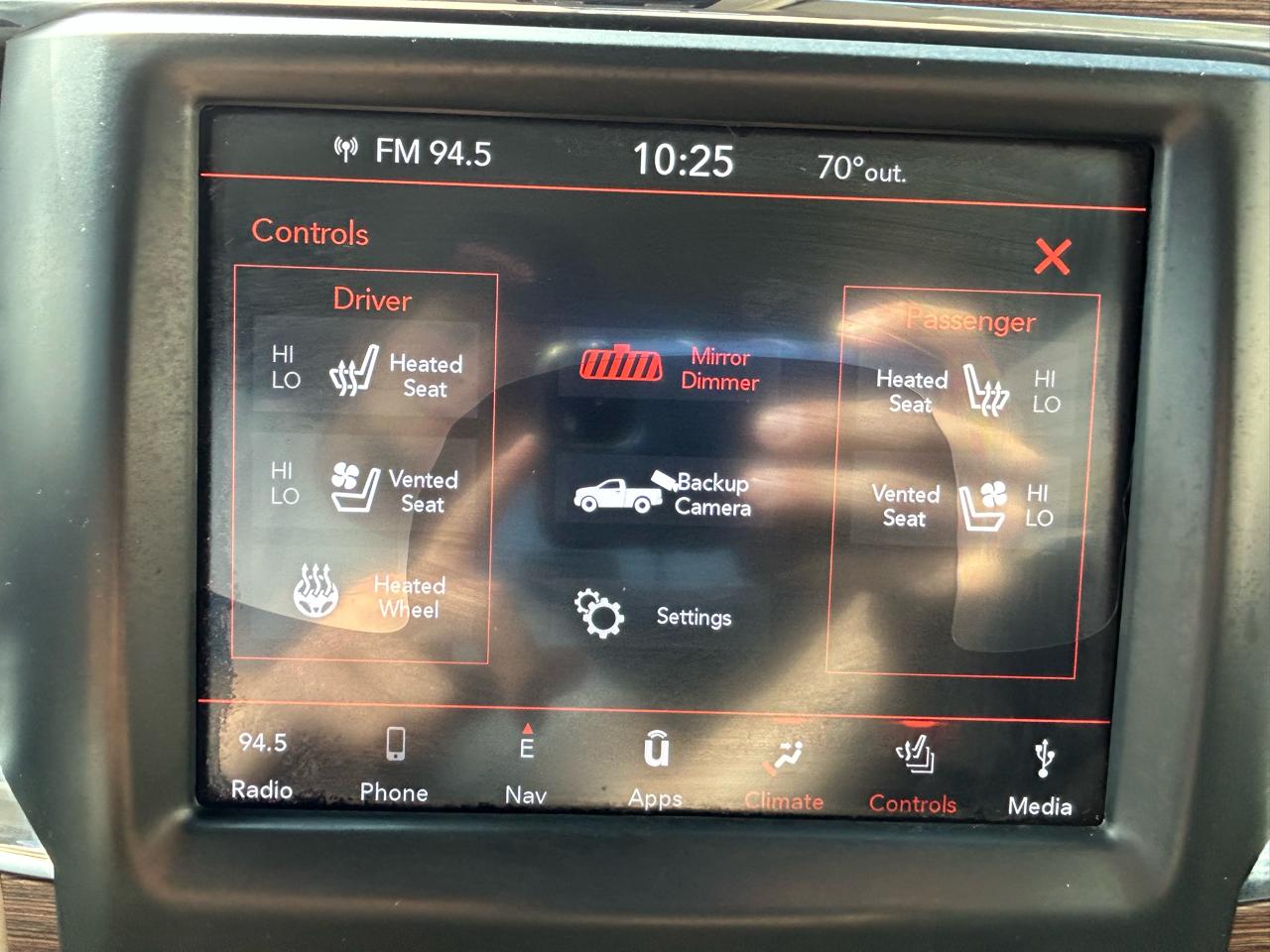RAM 1500 Laramie 4x4 Crew Cab 5'7" Box 2018
