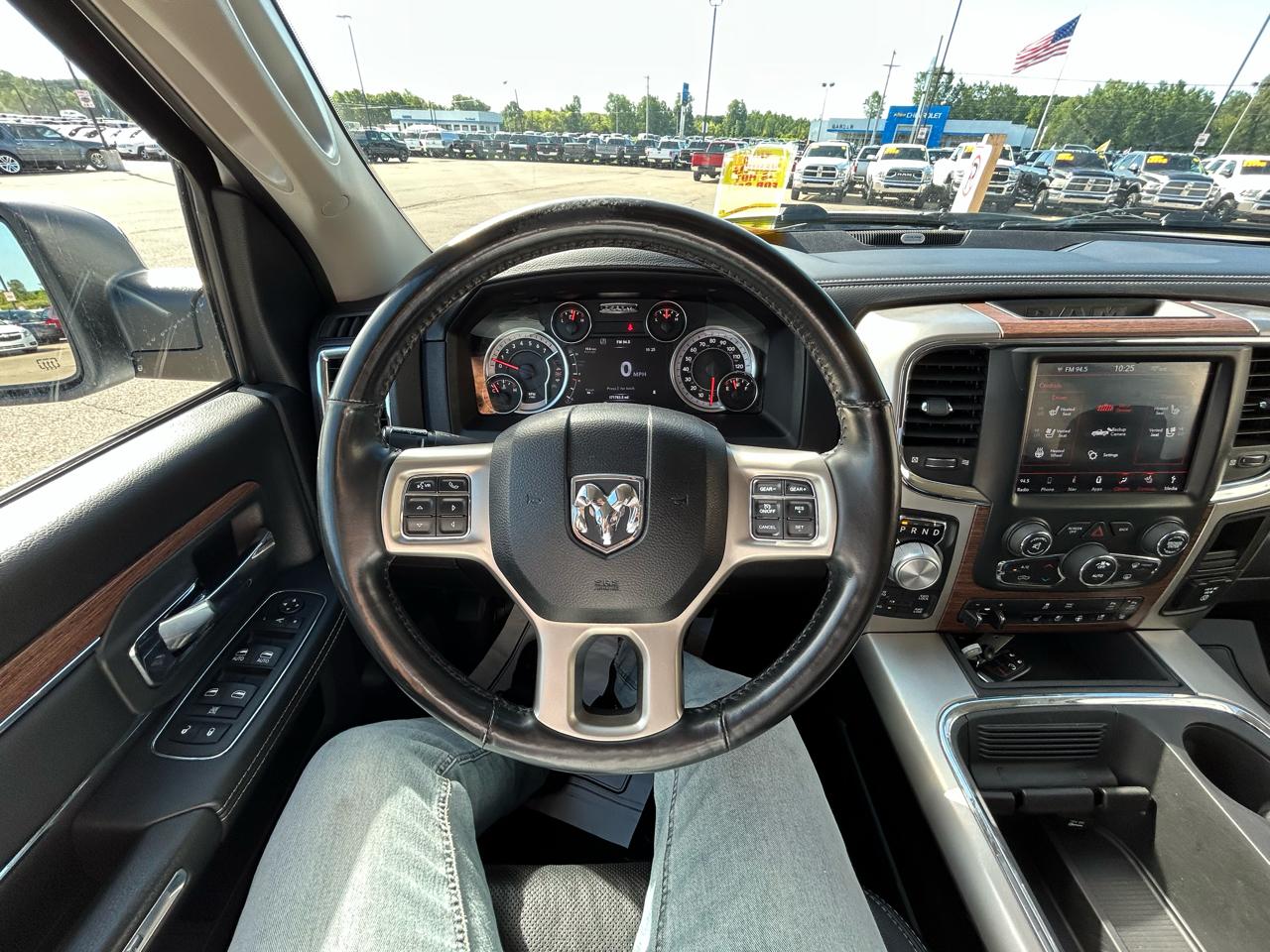 RAM 1500 Laramie 4x4 Crew Cab 5'7" Box 2018