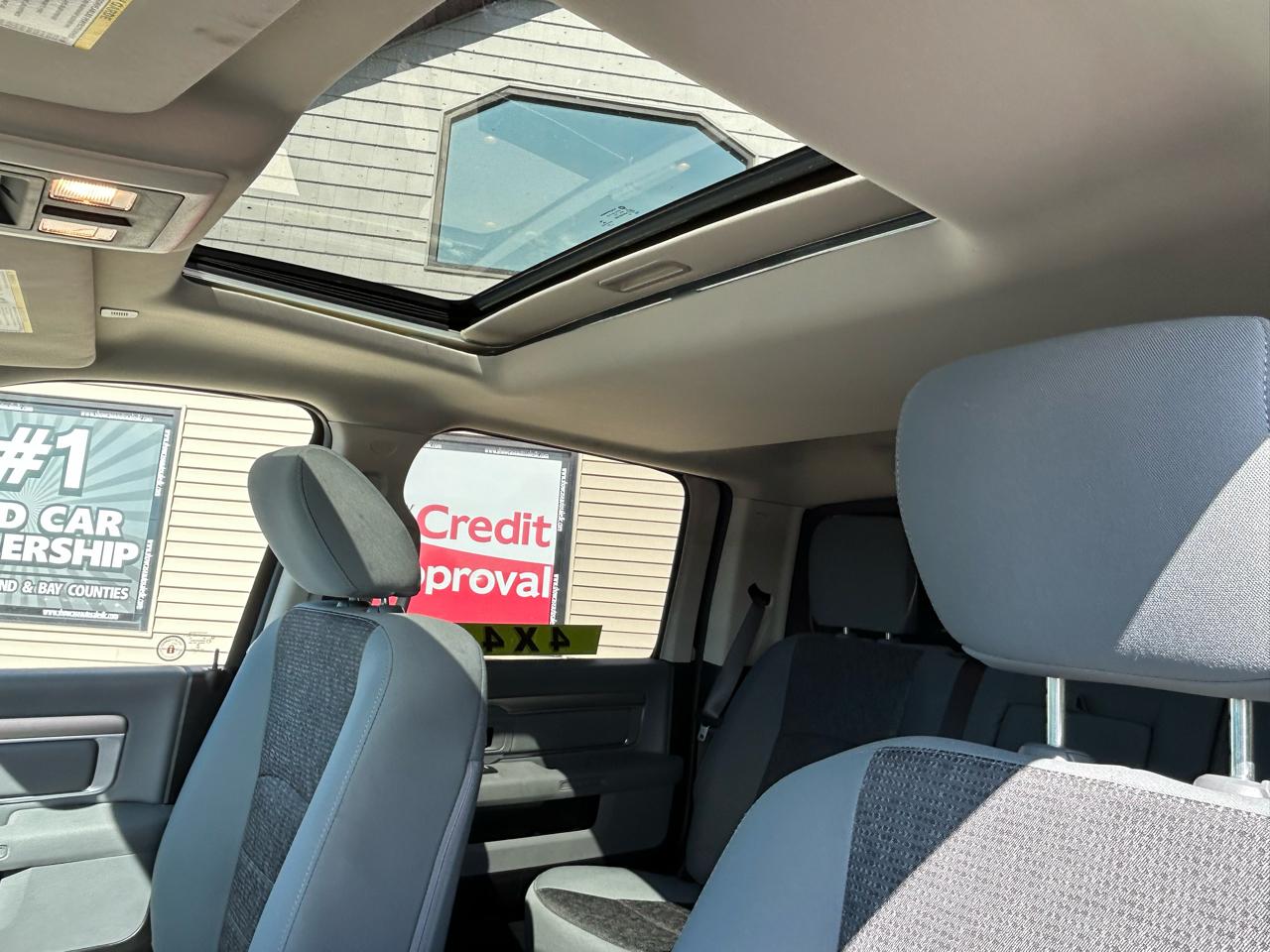 RAM 1500 Classic Warlock 4x4 Crew Cab 5'7" Box 2020