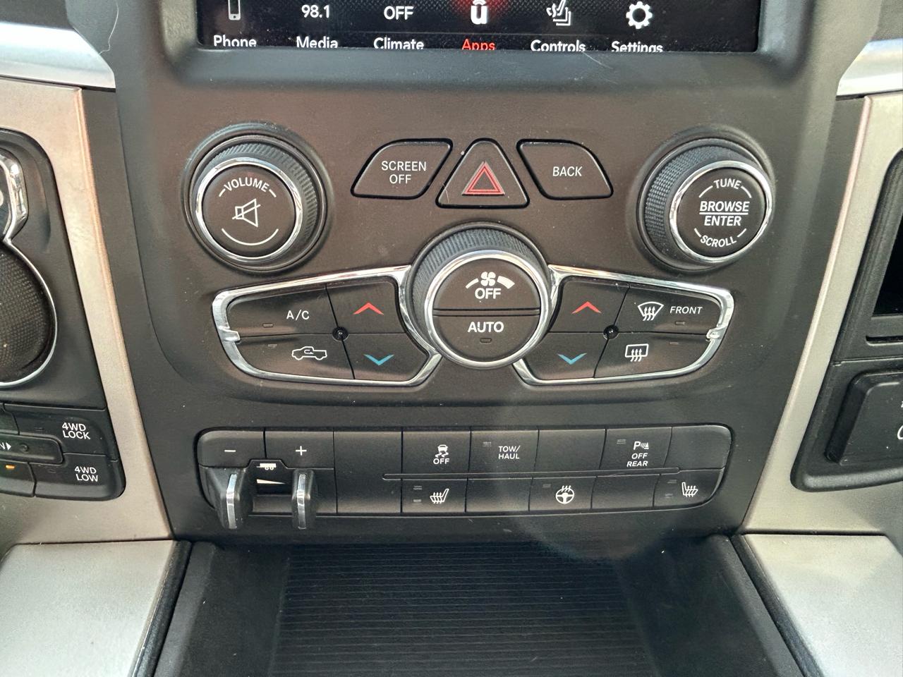 RAM 1500 Classic Warlock 4x4 Crew Cab 5'7" Box 2020