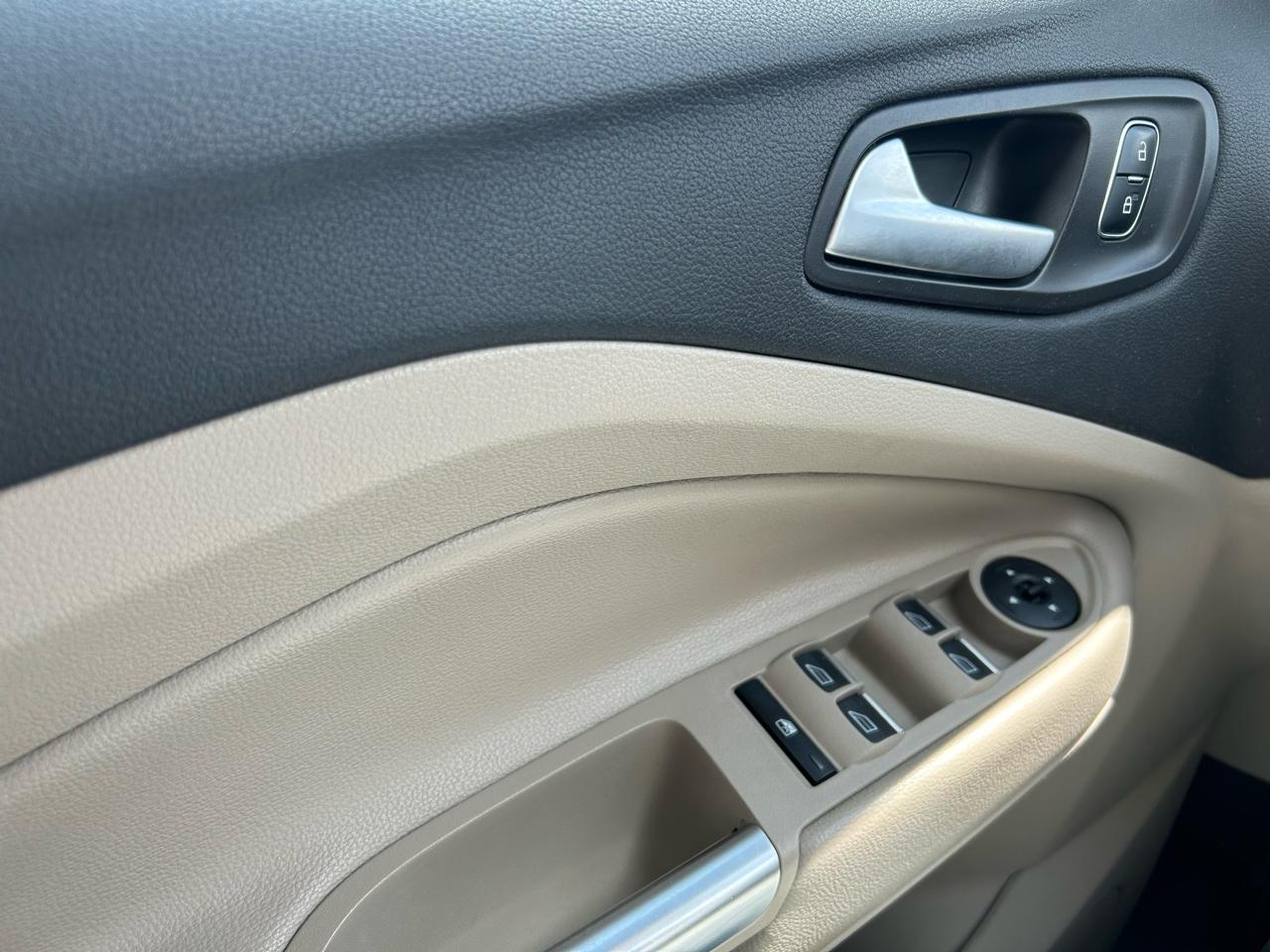 Ford Escape SE FWD 2017