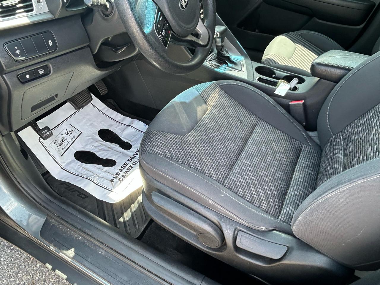 Kia Niro LX FWD 2017